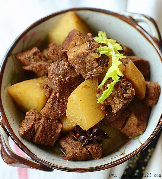 萝卜烧牛肉